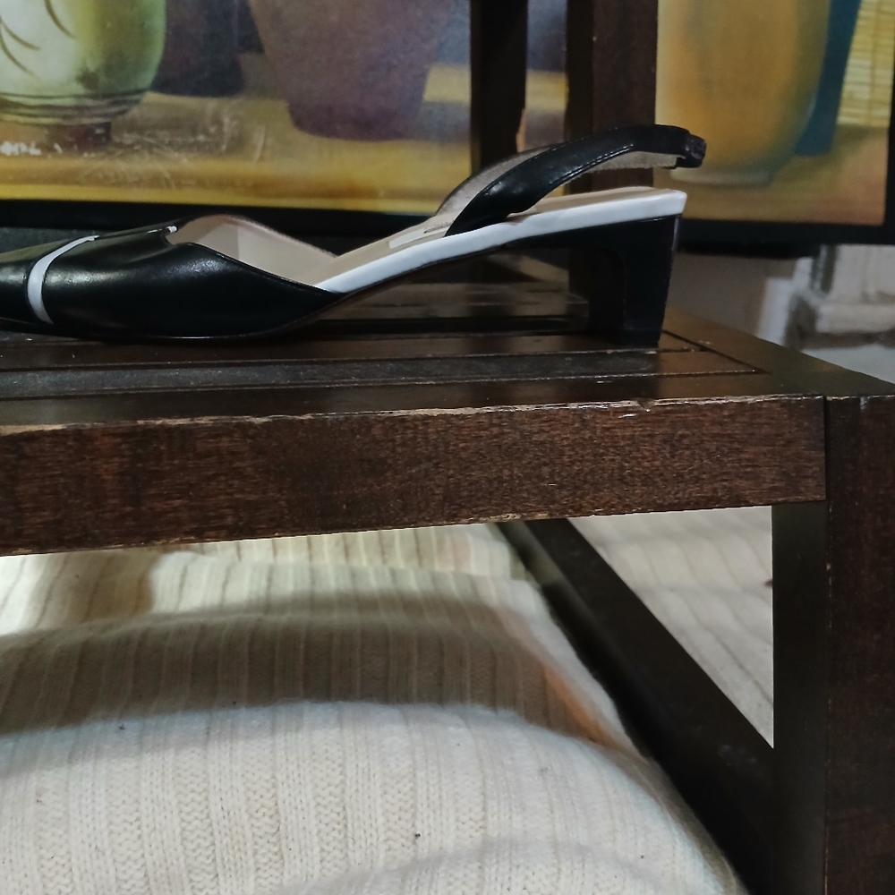 Elegant Black and White Slingback Heels - Picture 7 of 14